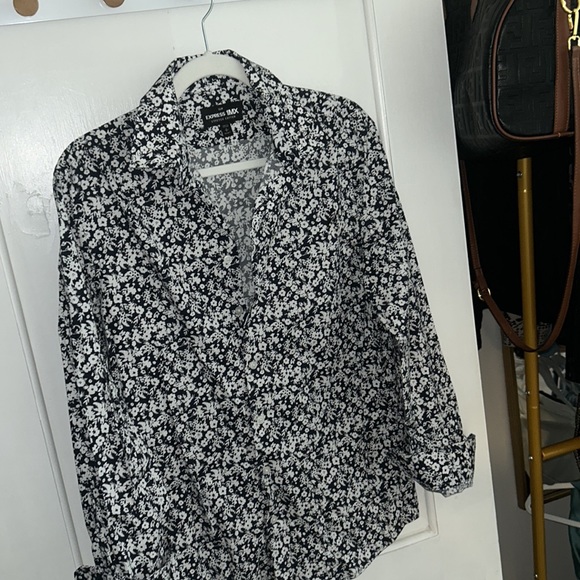 Express button down - Picture 3 of 3
